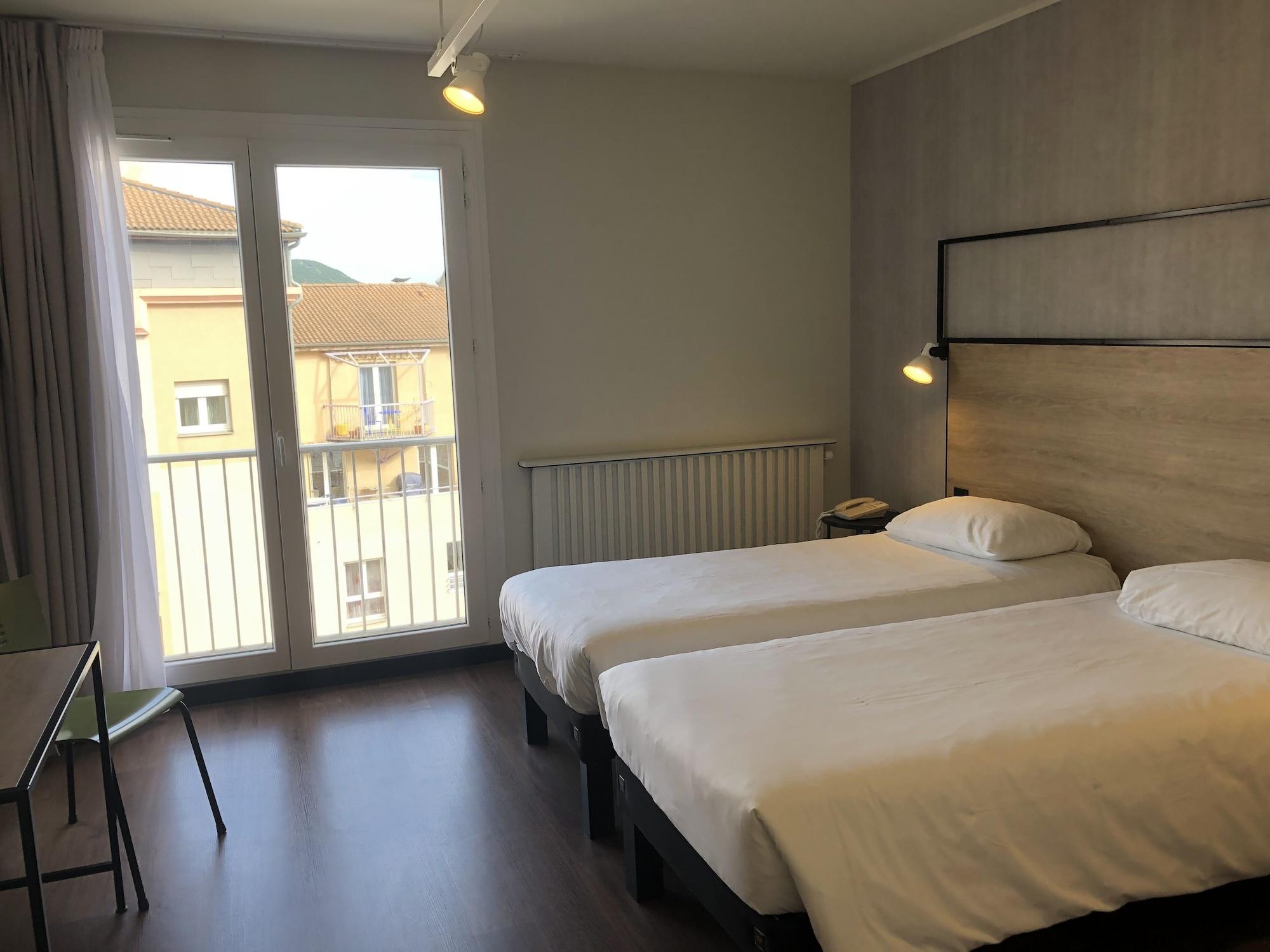 Отель Ibis Centre Мийо Экстерьер фото